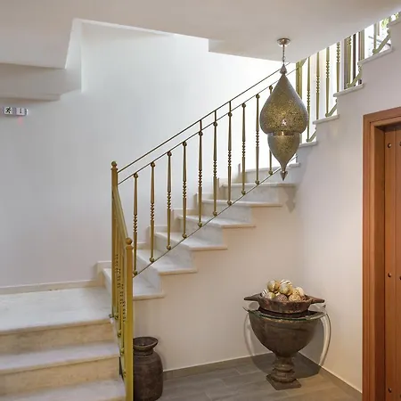 Konaki Ouranoupolis فندق مبيت وإفطار 3*