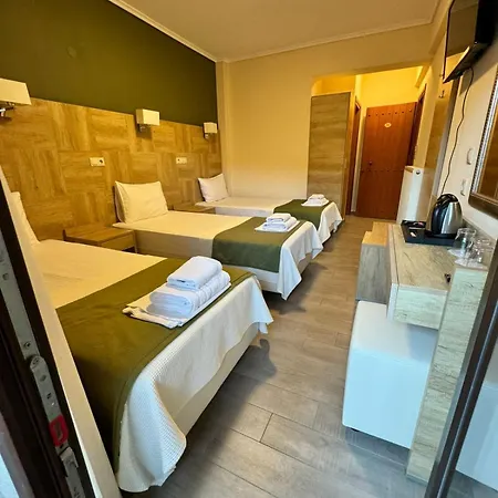 לינה וארוחת בוקר Konaki Ouranoupolis 3*